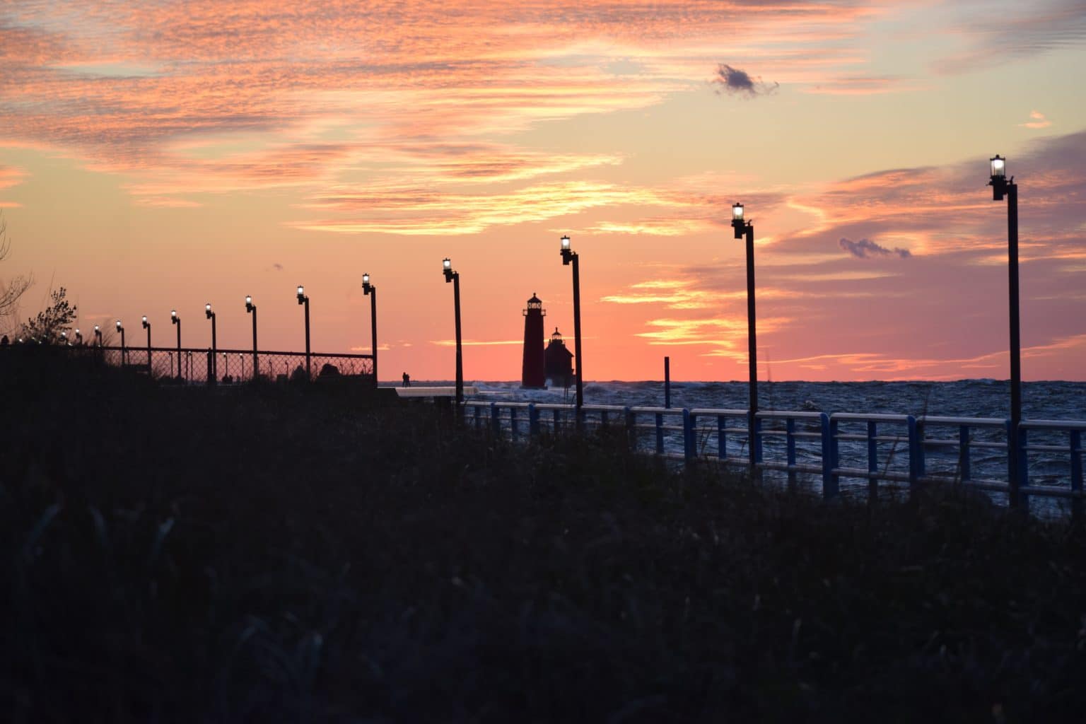 10 BEST Things To Do In Grand Haven This Summer - Looking Glass ...